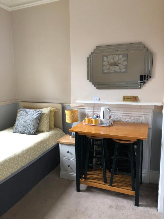 Netley Guest House Farnborough  Exteriör bild