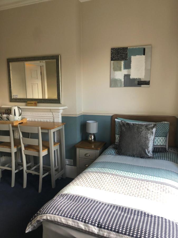 Netley Guest House Farnborough  Exteriör bild