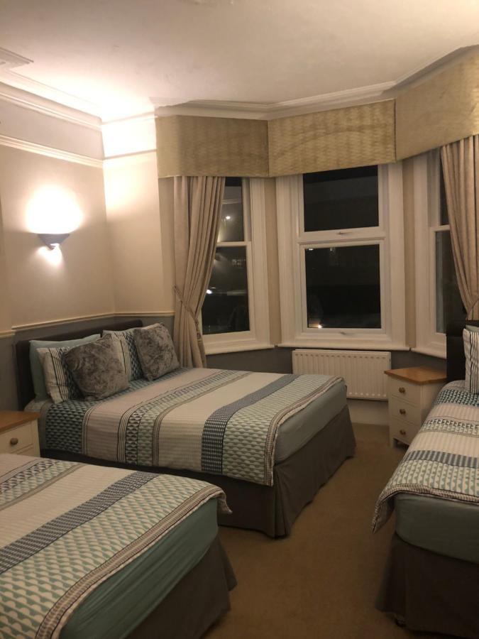 Netley Guest House Farnborough  Exteriör bild
